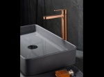 Découvrez notre mitigeur lavabo or rose brossé. Un mélange parfait d'esthétique et de fonctionnalité pour votre salle de bain. Corps en laiton, cartouche céramique, installation facile. - GARANTIE 5 ANS - LIVRAISON OFFERTE en 5 à 6 Jours